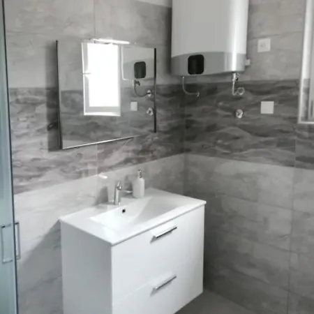 Feriehus House Dragi *