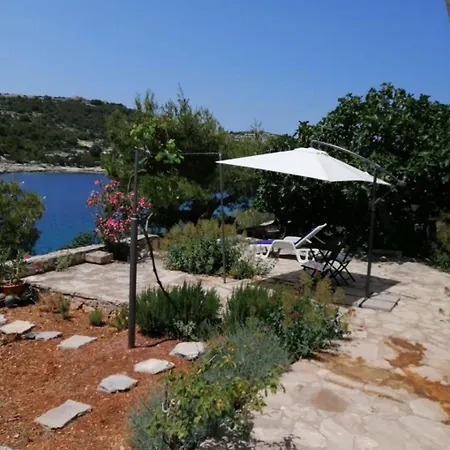 Dragi - Right Next To The Holiday home Zirje